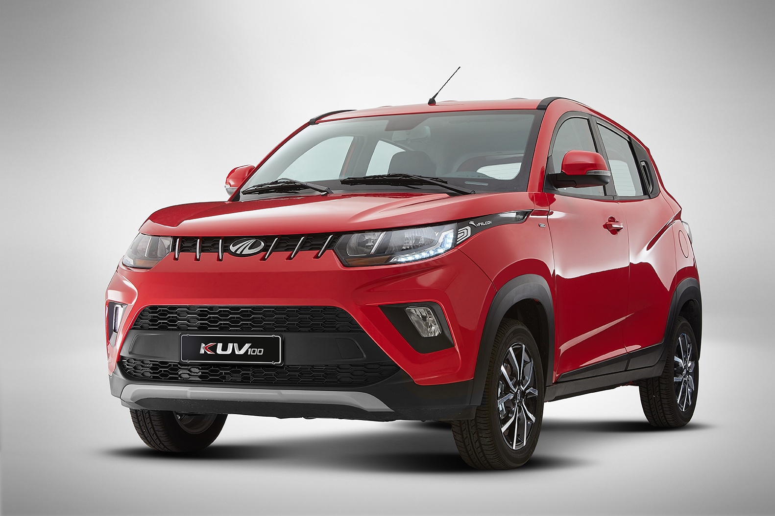 KUV100