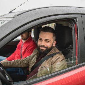 Mahindra kuv 100 suv economici
