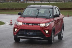 Mahindra kuv 100 suv economici