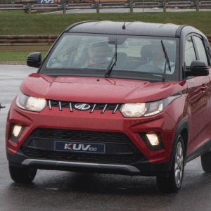 Mahindra kuv 100 suv economici