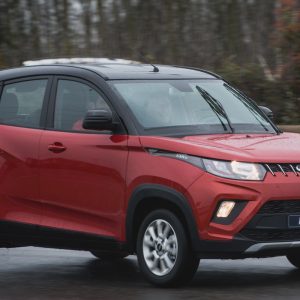 Mahindra kuv 100 suv economici