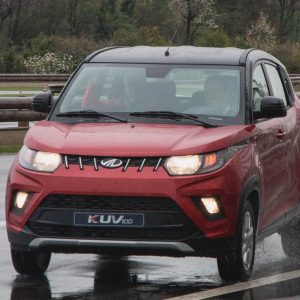 Mahindra kuv 100 suv economici