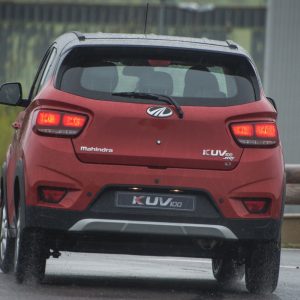 Mahindra kuv 100