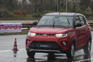 Mahindra kuv 100