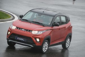 Mahindra kuv 100